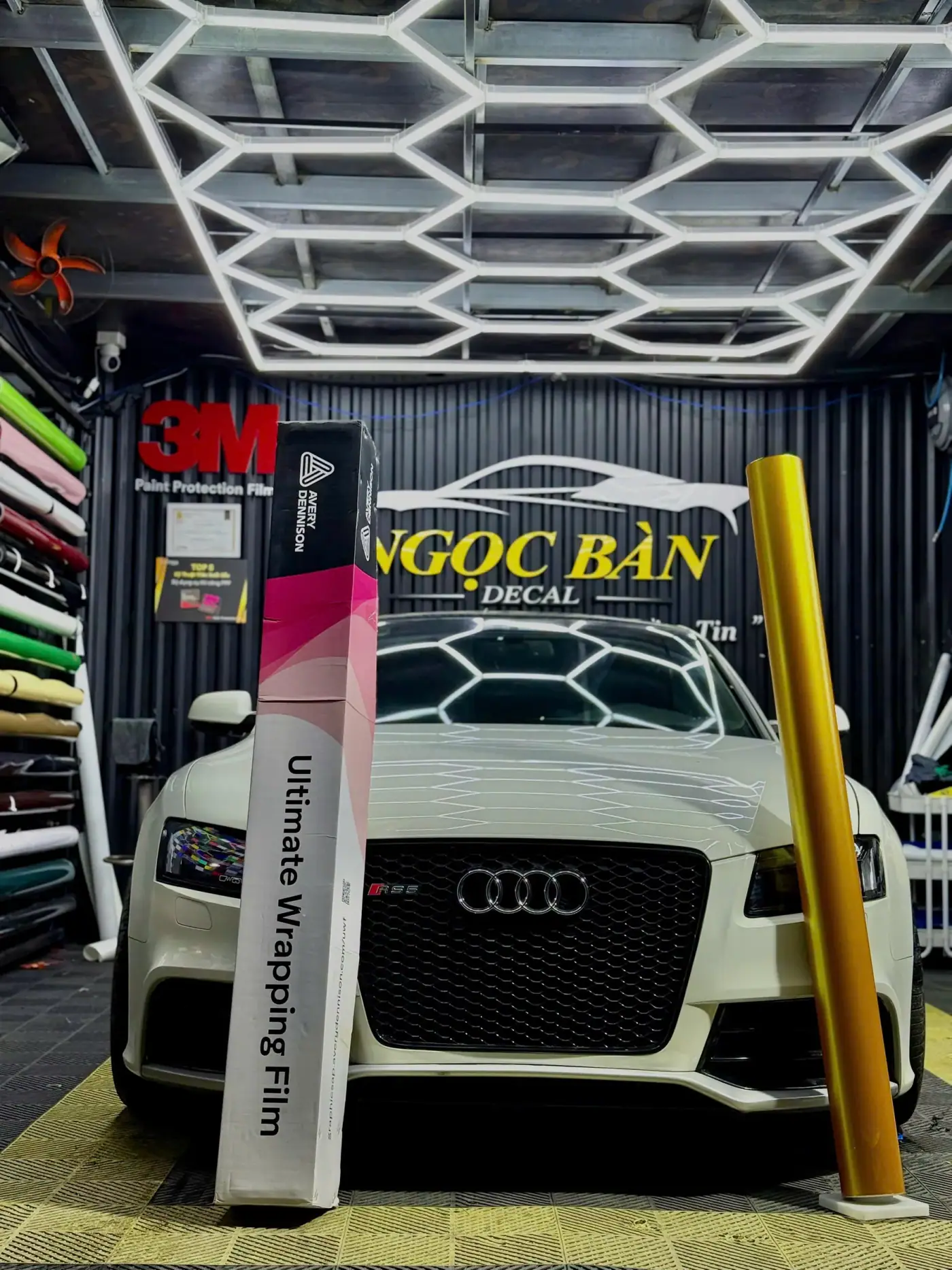 Audi A5 - Wrapping Decal Gold Matte Avery Dennison